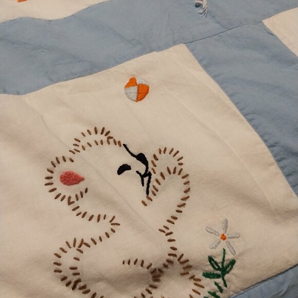 3726 Vintage Baby Blanket, Hand Embroidered And Tacked Not Quilted. - Picture 4 of 8
